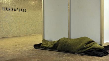 Berliner U-Bahnhöfe sollen als Obdachlosen-Schlafplätze im Winter erhalten bleiben.