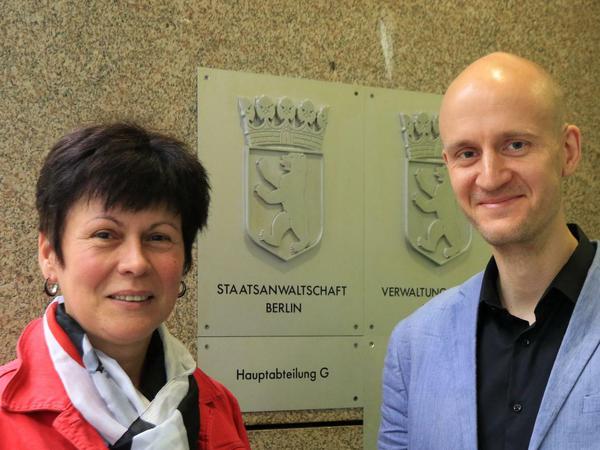 Immer ansprechbar. Oberstaatsanwältin Ines Karl und ihr Stellvertreter Staatsanwalt Markus Oswald kümmern sich in der Berliner Justiz um die Verfolgung homophober Straftaten.