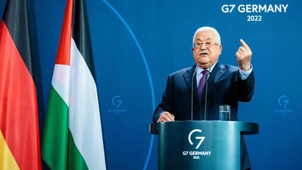 Bei einer Pressekonferenz in Berlin hatte Abbas Israel „50 Holocausts“ in 50 palästinensischen Dörfern und Städten vorgeworfen. 