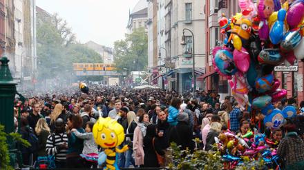Das Myfest in Kreuzberg zieht jedes Jahr tausende von Besuchern an.