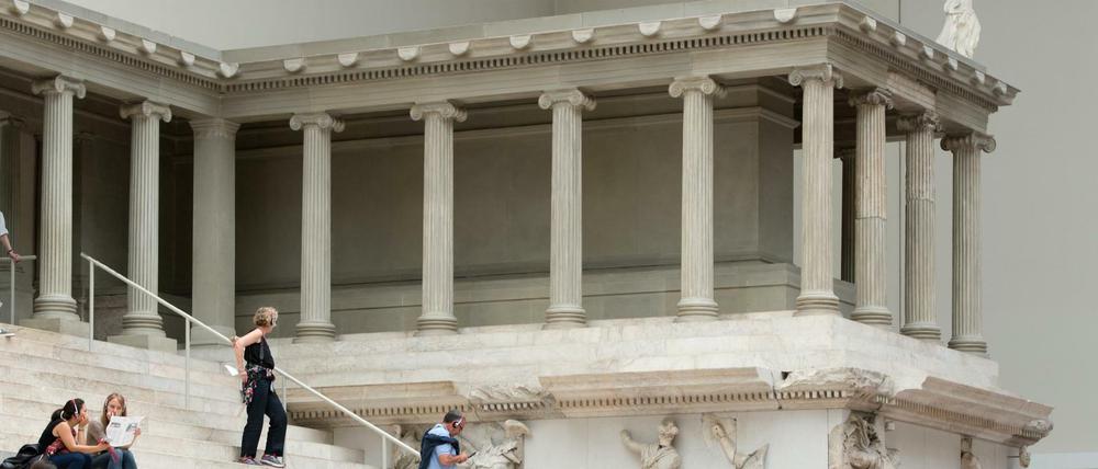 Der Pergamonaltar ist das Herzstück des Pergamonmuseums, aber derzeit wegen Sanierung nicht zugänglich. Hier ein Bild von 2014.
