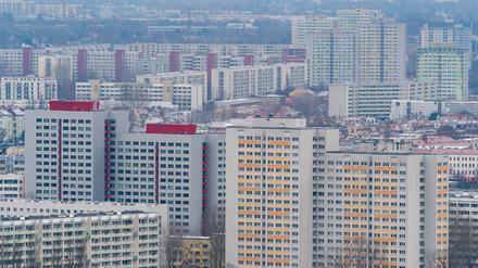 Viele Berliner leben in Wohnungen der landeseigenen Wohnungsbaugesellschaften. Der Neubau von Wohnungen stockt.