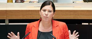 Die Opposition fordert einen "Bildungsgipfel" als Reaktion auf das Agieren von Berlins Bildungssenatorin Sandra Scheeres (SPD). 