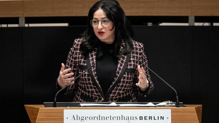Berlins Gesundheitssenatorin Dilek Kalayci (SPD) preschte am Donnerstag mit der Ankündigung einer Berliner Impfstoffproduktion vor.