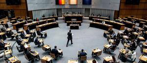 Im Plenum des Abgeordnetenhauses stimmten SPD, Grüne, Linke, CDU und FDP am Donnerstag geschlossen gegen die AfD-Kandidaten für den Ausschuss für Verfassungsschutz.