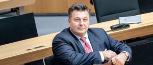 Muss sich verteidigen: Berlins Innensenator Andreas Geisel (SPD) am Donnerstag im Abgeordnetenhaus.