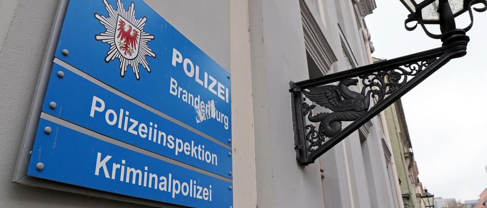 Die Polizei Brandenburg ermitteln nun in den eigenen Reihen gegen Mario W.