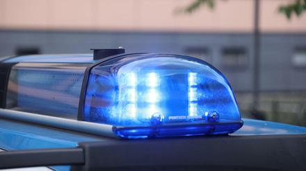 Symbolbild: Blaulicht auf einem Polizeiwagen in Potsdam.