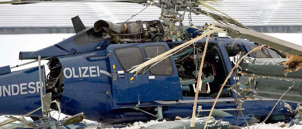 Wegen der schlechten Sichtverhältnisse prallten während einer Großübung im März zwei Hubschrauber der Bundespolizei gegeneinander. 
