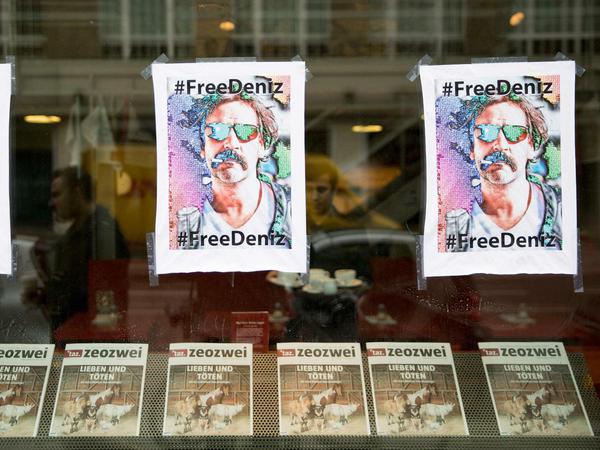 Nach einem Jahr wurde der Berliner Journalist Deniz Yücel aus türkischer Haft entlassen. Nicht alle freute das ...