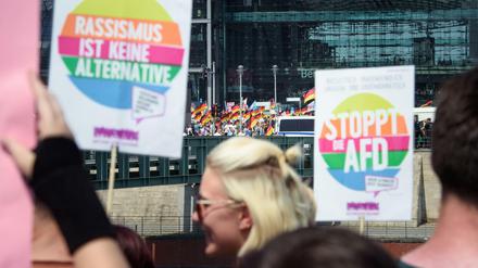 Protest gegen eine AfD-Demonstration in Berlin 