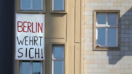 Protest gegen Gentrifizierung an der Karl-Marx-Alle im Bezirk Friedrichshain. 