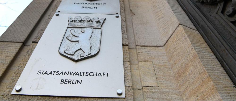 Die Staatsanwaltschaft hat Anklage wegen Menschenhandels, Zwangsprostitution und Zuhälterei beim Landgericht Berlin erhoben. 