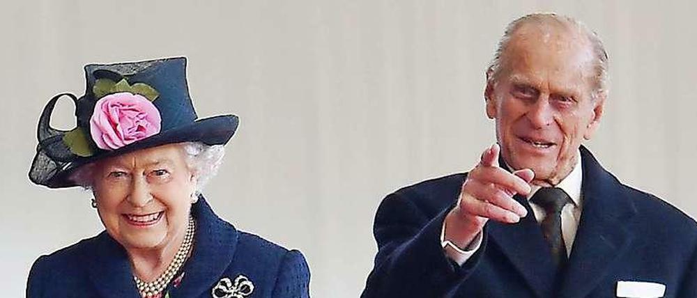 Die Queen und Prinz Philip, hier während der Horseguards Parade in London am 21. Oktober 2014, kommen im Juni nach Berlin.