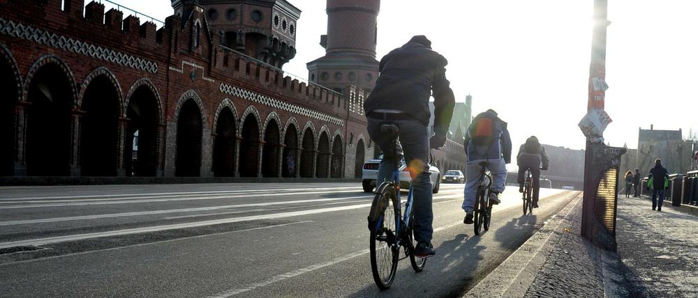 Verkehr in der Hauptstadt: Neue Zahlen: Immer mehr Berliner steigen aufs  Fahrrad