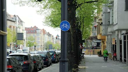 Die Ausnahme: Solche Schilder zwingen, den Radweg zu benutzen. Sie dürfen nur noch an ganz besonderen Gefahrenstellen hängen.