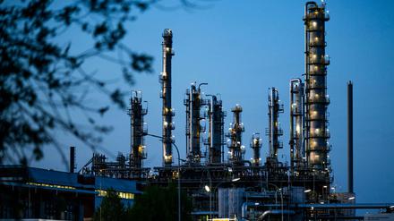 Die PCK-Raffinerie im brandenburgischen Schwedt stand zuletzt im Fokus der Debatten um ein mögliches Öl-Embargo gegen Russland.