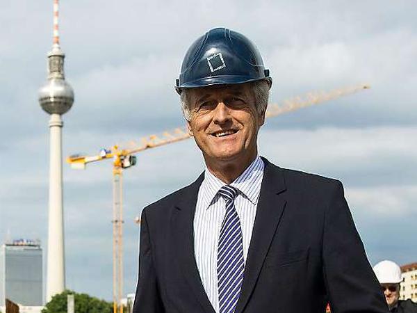 Als Bundesverkehrsminister ist Peter Ramsauer der Auftraggeber des Stadtschloss-Wiederaufbaus.