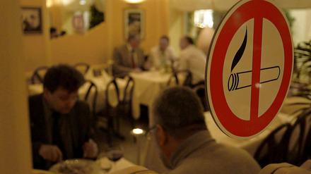 in Berlin wurden auch 2010 noch sehr viele Verstöße gegen das Rauchverbot registriert. 