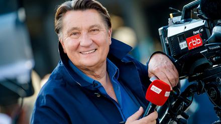 RBB-Abendschau-Reporter Ulli Zelle wird am 19. Juni 70 Jahre alt.