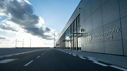 Für das 2020 eröffnete Regierungsterminal am Flughafen BER in Schönefeld gelten hohe Sicherheitsvorkehrungen – auch was den Luftraum angeht. 