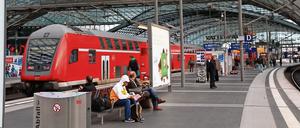 Zwischenhalt Berlin-Hauptbahnhof. Der RE1 ist eine der meistbefahrenen Linien im Nordosten.