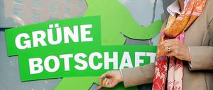 Bürgermeister-Kandidatin Renate Künast bemüht sich auf dem Kirchentag um frohe Botschaften - und natürlich auch um grüne Botschaften. Schließlich ist ja Wahlkampf.