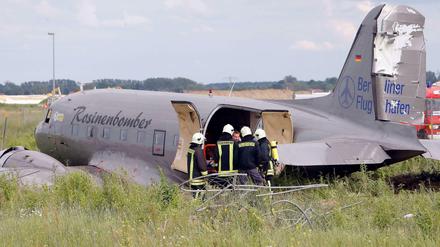 Am 19. Juni 2013 stürzte der "Rosinenbomber" Douglas DC-3 in Schönefeld ab. Sieben Insassen wurden verletzt. 