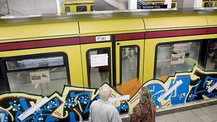 Vandalismus in Bahnen und Bussen - Alltagsprobleme in Berlin.