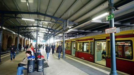 Nicht Land, nicht Stadt: Die S-Bahn Berlin kann vom Volksbegehren nicht angetastet werden, denn sie fährt auch nach Brandenburg und gehört dem Bund.
