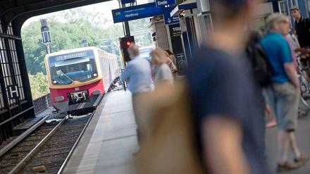 Entscheidung über ein Volksbegehren zur Zukunft der S-Bahn fällt im Mai.