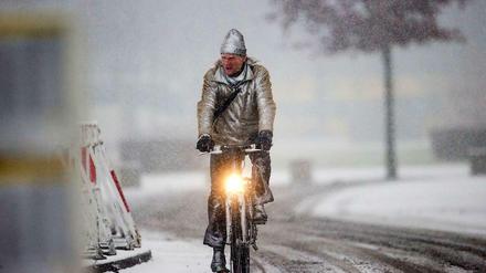 Der Winter ist da, doch viele Berliner lassen sich dadurch nicht vom Radfahren abhalten - wie man sieht. Liebe Leserinnen und Leser: Senden Sie uns Ihre Berliner Radfahr-Fotos an leserbilder@tagesspiegel.de