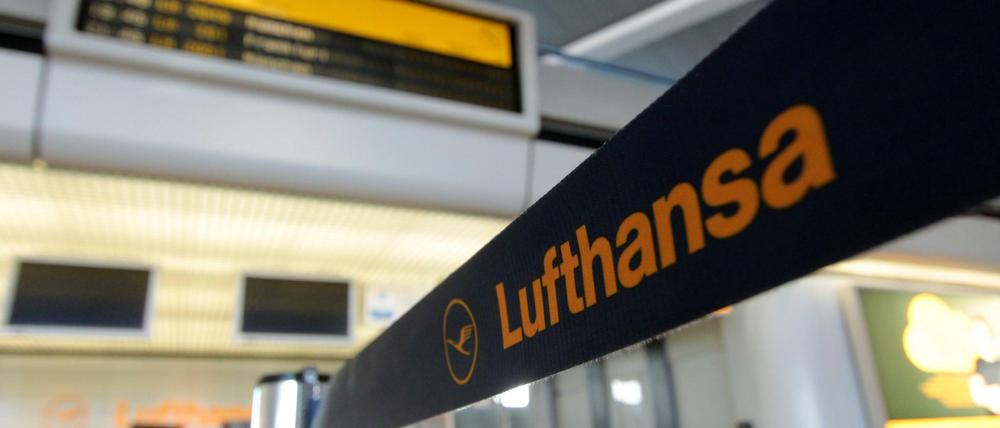 Lufthansa-Passagiere müssen am Donnerstag wegen des geplanten Streiks auch am Flughafen Tegel mit Ausfällen rechnen.