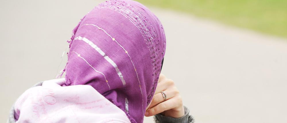 Auf einer Reise nach Polen, wurden vor allem Mädchen mit Kopftuch angefeindet.