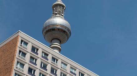 Wohnhaus unter dem Fernsehturm in Berlin 