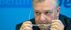 CDU-Kandidat Frank Henkel macht Wahlkampf der Menschen - und schürt sie womöglich damit. 
