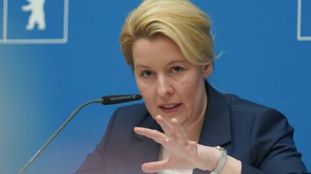 Franziska Giffey (SPD), Regierende Bürgermeisterin von Berlin, spricht auf einer Pressekonferenz nach der Sitzung des Senats.