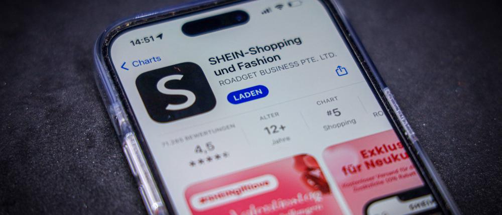 Der chinesische Online-Modehändler Shein vermarktet günstige Massenware. Kürzlich hat das Unternehmen einen Pop-up-Store in Berlin eröffnet.