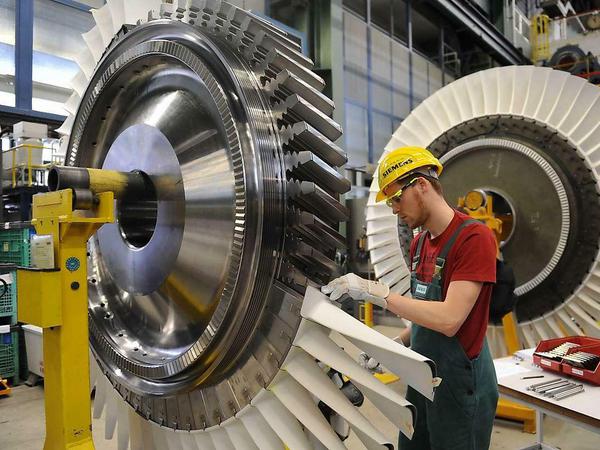 Im Gasturbinenwerk in Moabit streicht Siemens nun insgesamt 800 Arbeitsplätze.