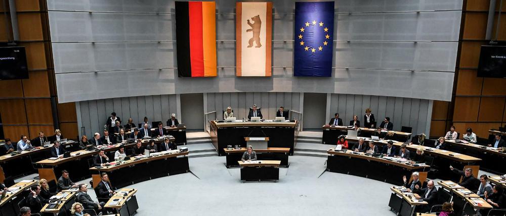 Abgeordnete im Plenarsaal des Berliner Abgeordnetenhauses