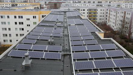 Mehr Energie wagen... Deutschlands größtes Solarstrom-Projekt auf einer zusammenhängenden Wohnanlage in Lichtenberg. 