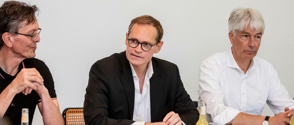 Sommerklausur im Grunewald: Christian Gaebler, Chef der Senatskanzlei, Michael Müller, Regierender Bürgermeister, und Staatssekretär Frank Nägele (v.li., alle SPD).
