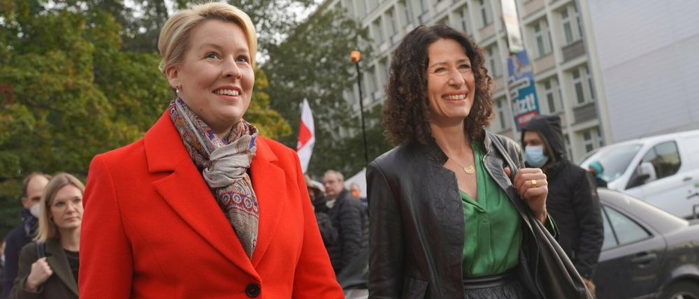 Franziska Giffey (links) und Bettina Jarasch (Bündnis 90/Die Grünen) wirken schon ziemlich harmonisch.