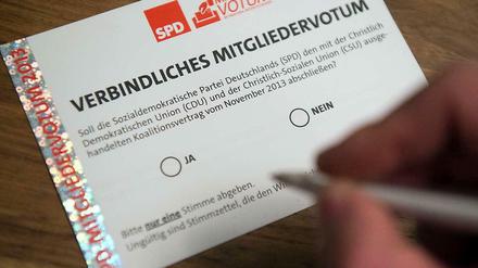 Die Berliner SPD organisiert ein Mitgliedervotum - analog zum Votum über den schwarz-roten Koalitionsvertrag 2013. 