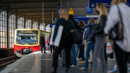 Ab Donnerstag (9. Juni) bis zum 7. Juli fahren auf der Linie S1 zwischen Birkenwerder und Oranienburg keine Züge, sondern Ersatzbusse. 
