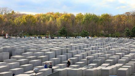 Nicht immer gehen Besucher des Holocaust-Mahnmals sorgfältig mit dem Gedenkplatz um. 