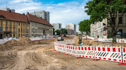 Jahrzehntelang war der Molkenmarkt in Berlin-Mitte eine mehrspurige Verkehrsader. Er soll wieder zu einem lebendigen Stadtquartier werden.