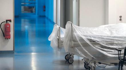 Laut Intensivregister gibt es derzeit in den Berliner Kliniken deutlich weniger Intensivbetten, als angekündigt. 