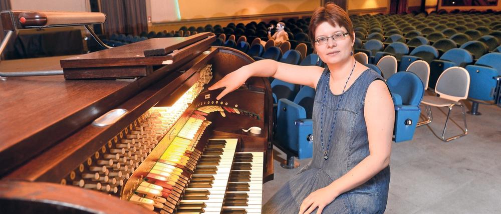 Gar nicht leise. Organistin Anna Vavilkina spielt die Kinoorgel im Babylon – auch jetzt zum Stummfilmfestival.