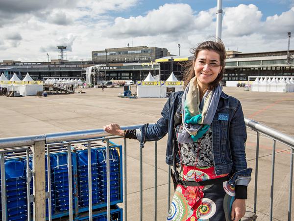 Die Festivalchefin Fruzsina Szép. Sie hatte schon das erste Berliner Lolla-Festival auf dem Tempelhofer Flughafen organisiert.